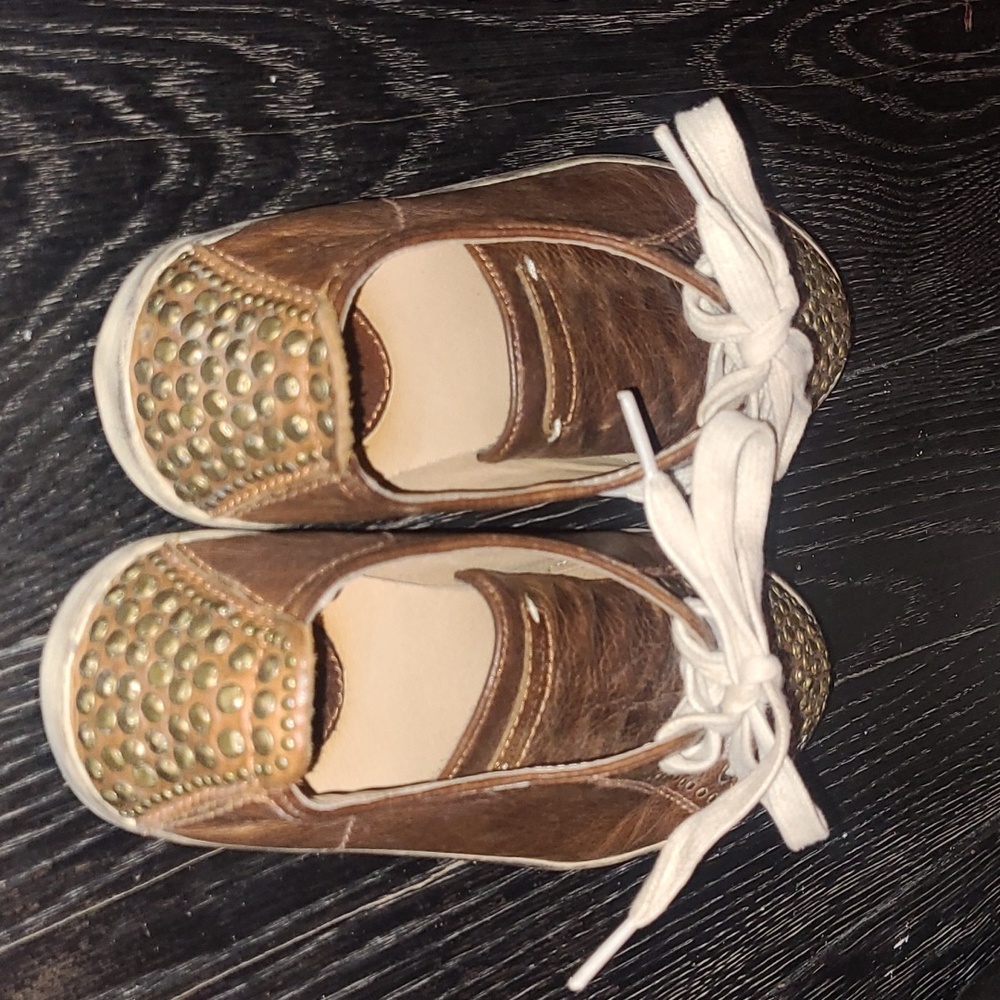 FRYE (Size 8) Leather w Brass Studs Sneakers - Picture 5 of 10